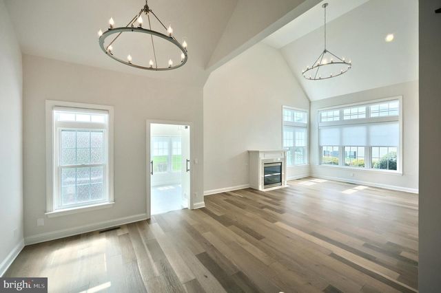 1100 TURNBERRY LN, York, PA 17403