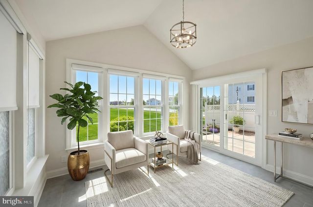 1100 TURNBERRY LN, York, PA 17403