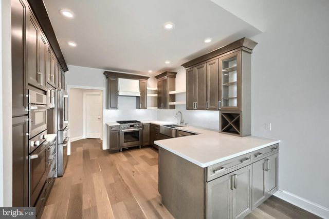 1100 TURNBERRY LN, York, PA 17403