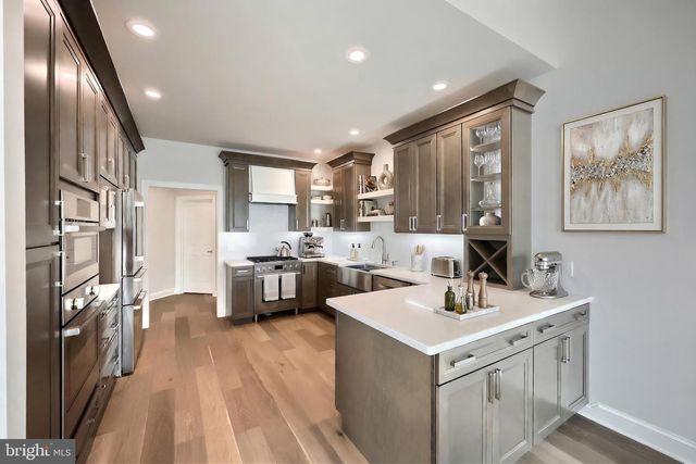 1100 TURNBERRY LN, York, PA 17403