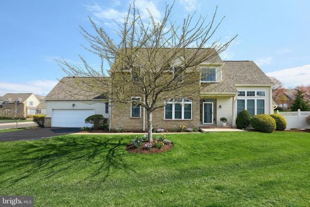 1100 TURNBERRY LN, York, PA 17403