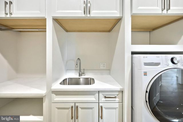 1100 TURNBERRY LN, York, PA 17403