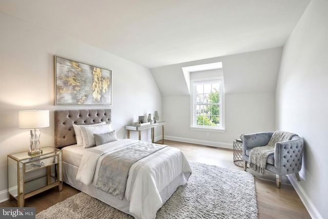 1100 TURNBERRY LN, York, PA 17403