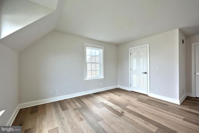 1100 TURNBERRY LN, York, PA 17403