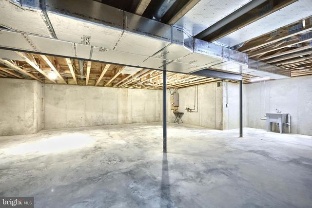 1100 TURNBERRY LN, York, PA 17403