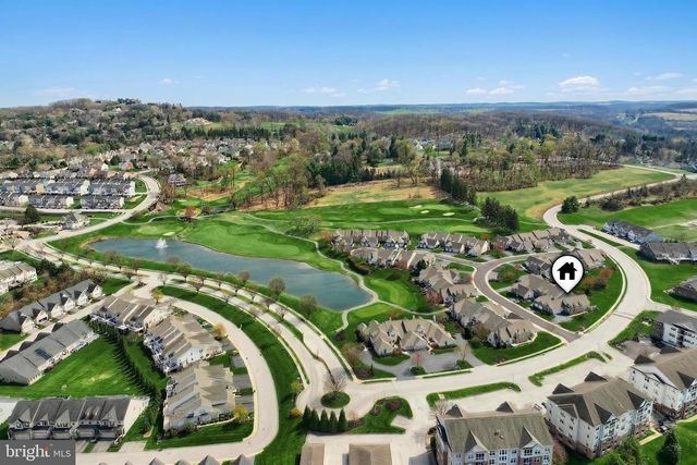 1100 TURNBERRY LN, York, PA 17403