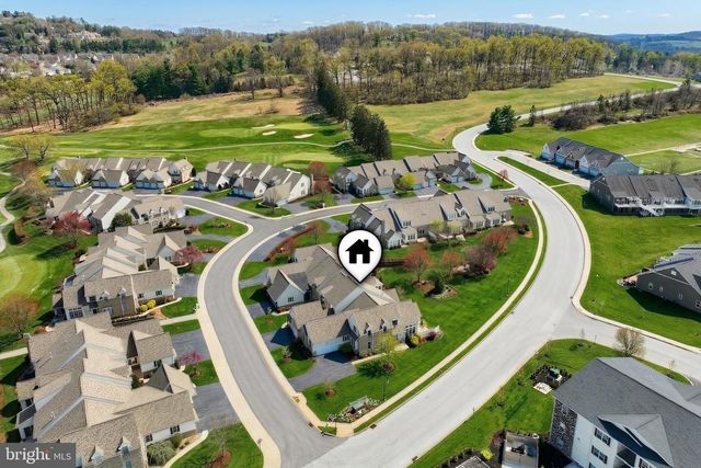 1100 TURNBERRY LN, York, PA 17403