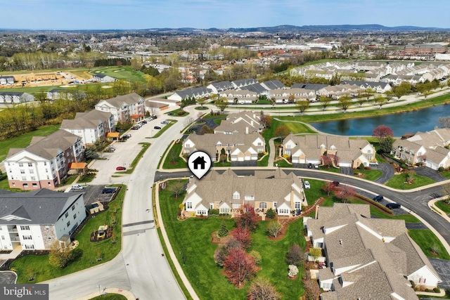 1100 TURNBERRY LN, York, PA 17403