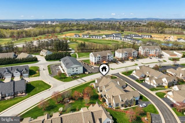 1100 TURNBERRY LN, York, PA 17403