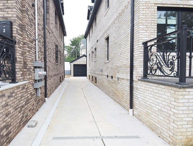 38-36 215st 1fl, Bayside, NY 11361