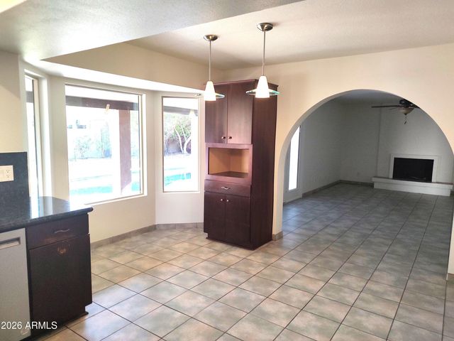 6207 W ALTADENA Avenue, Glendale, AZ 85304