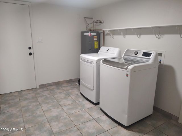 6207 W ALTADENA Avenue, Glendale, AZ 85304