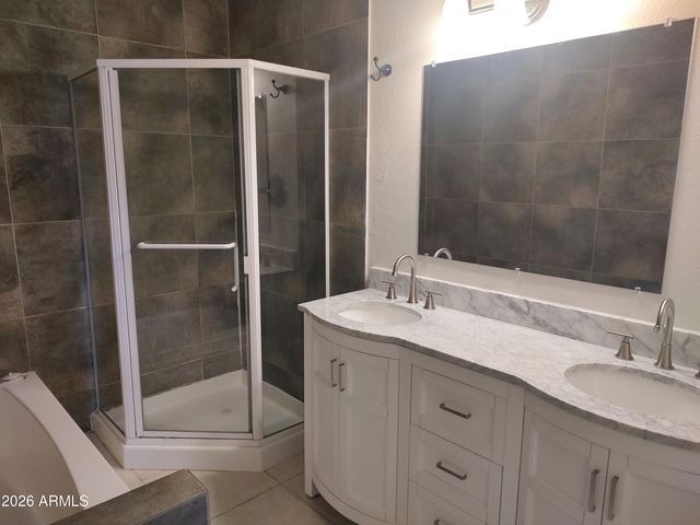 6207 W ALTADENA Avenue, Glendale, AZ 85304