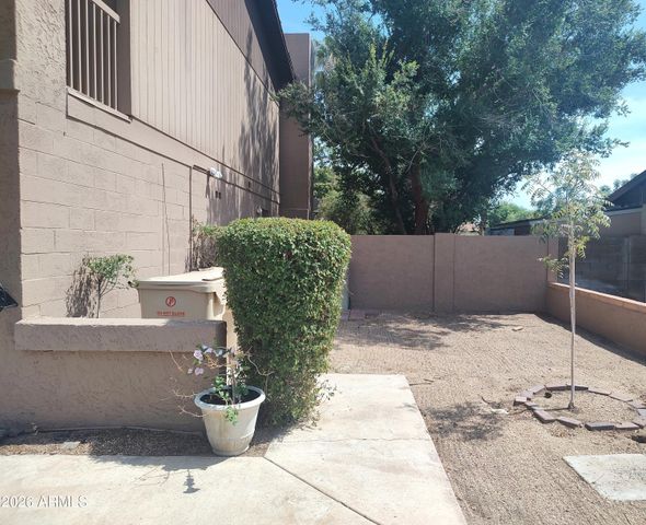 6207 W ALTADENA Avenue, Glendale, AZ 85304