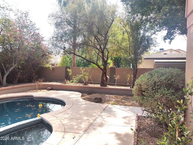 6207 W ALTADENA Avenue, Glendale, AZ 85304