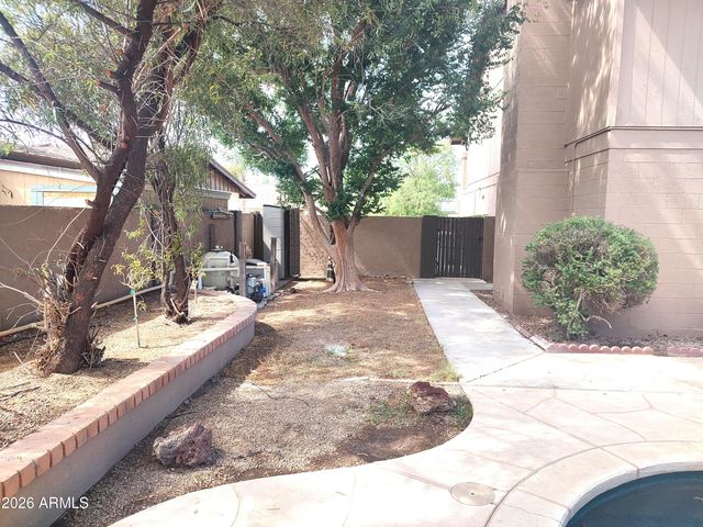 6207 W ALTADENA Avenue, Glendale, AZ 85304
