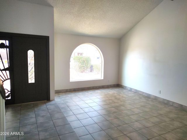 6207 W ALTADENA Avenue, Glendale, AZ 85304