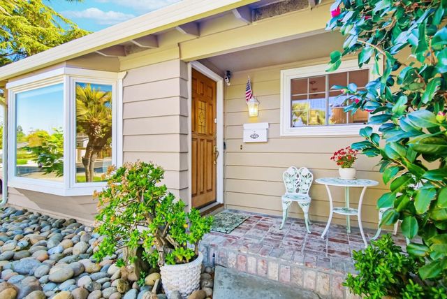 1010 Springfield Drive, Campbell, CA 95008