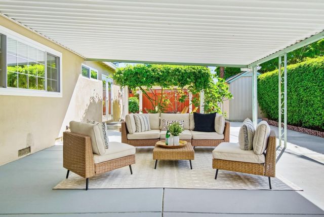 1010 Springfield Drive, Campbell, CA 95008