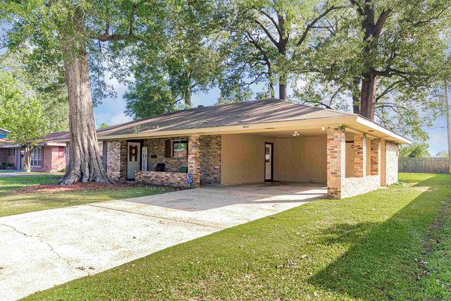 1050 Landwood Dr, Baton Rouge, LA 70806