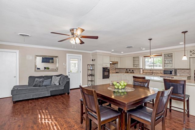 1050 Landwood Dr, Baton Rouge, LA 70806
