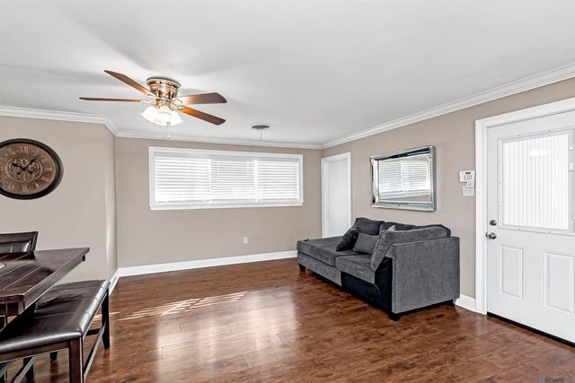 1050 Landwood Dr, Baton Rouge, LA 70806