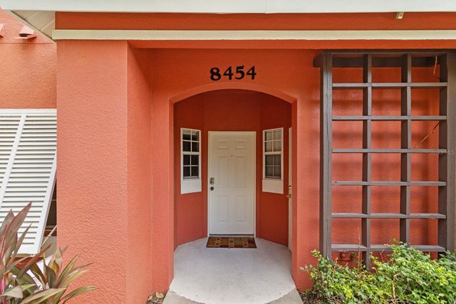 8454 CRYSTAL COVE LOOP, Kissimmee, FL 34747