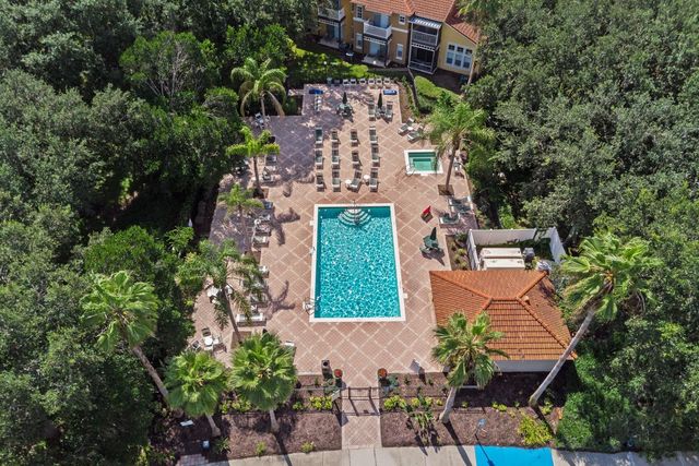 8454 CRYSTAL COVE LOOP, Kissimmee, FL 34747