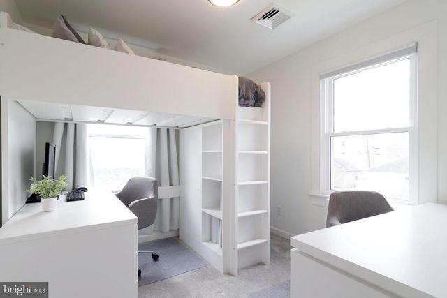 222 S GILL ST, State College, PA 16801