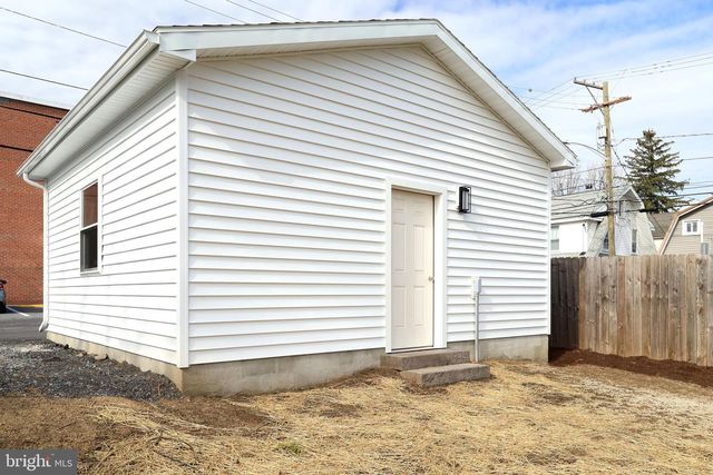 222 S GILL ST, State College, PA 16801