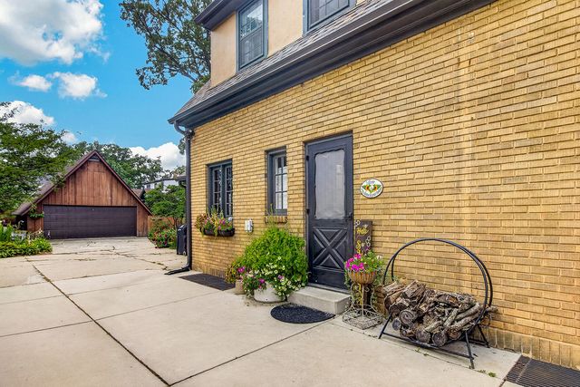 2117 PRINCETON Avenue, Rockford, IL 61107