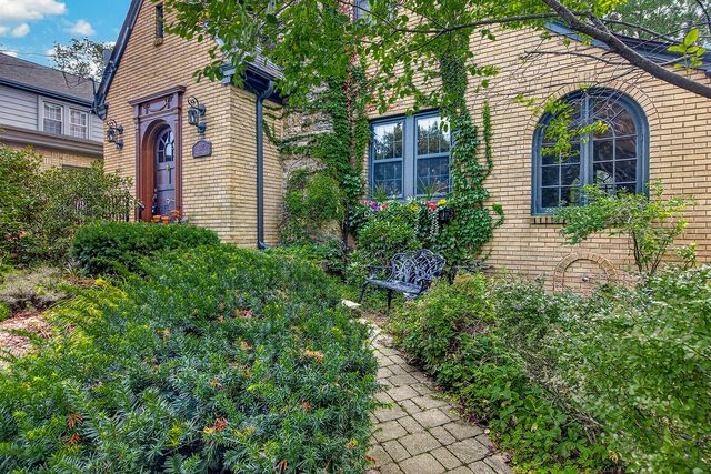 2117 PRINCETON Avenue, Rockford, IL 61107