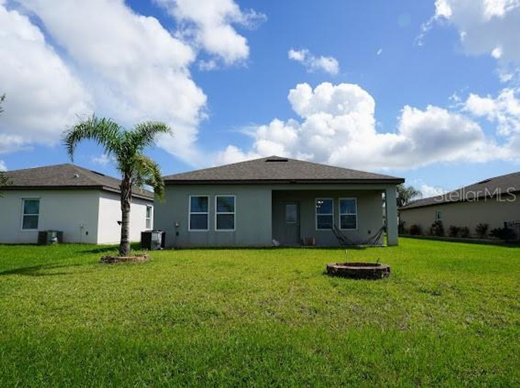 Image 4 of property listing at 3022 NOVA SCOTIA WAY, New Smyrna Beach, FL 32168