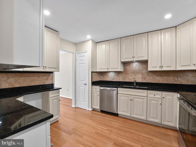 7740 BRISTOL SQUARE CT, Springfield, VA 22153
