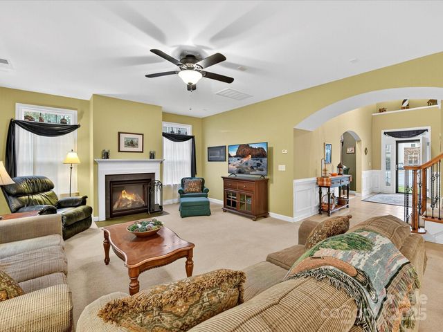 8004 Penman Springs Drive, Waxhaw, NC 28173