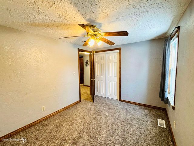 6304 Lapeer Road, Burton, MI 48509