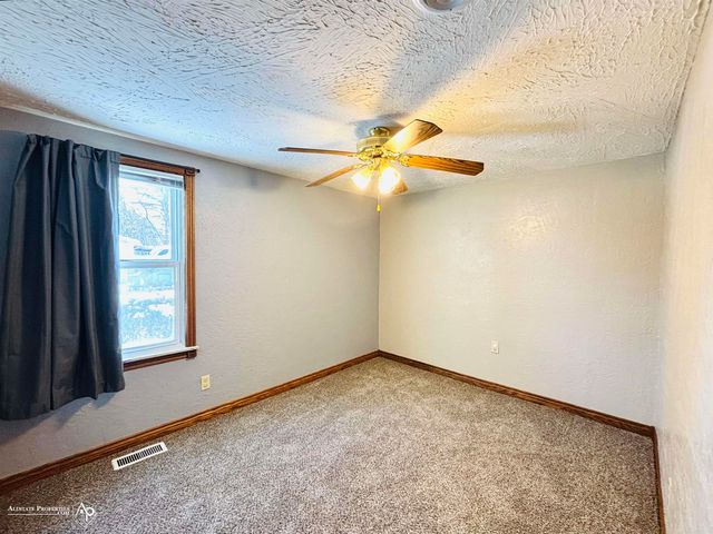 6304 Lapeer Road, Burton, MI 48509