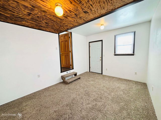 6304 Lapeer Road, Burton, MI 48509