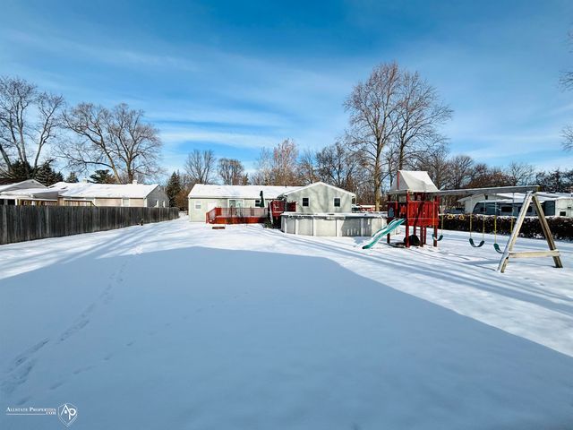 6304 Lapeer Road, Burton, MI 48509