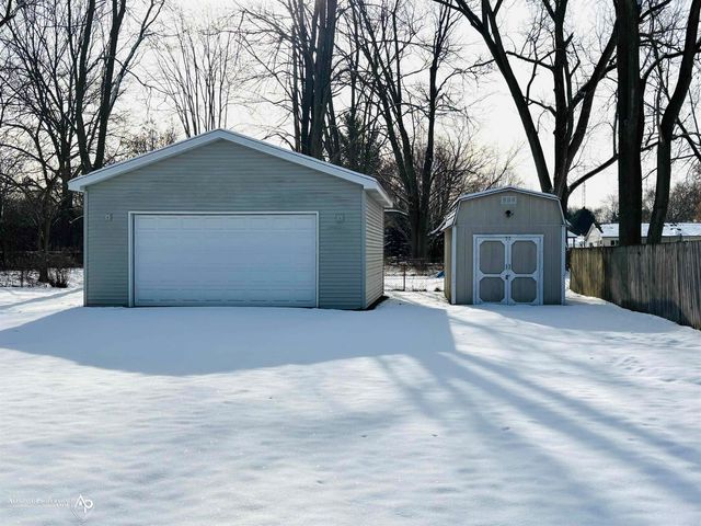 6304 Lapeer Road, Burton, MI 48509