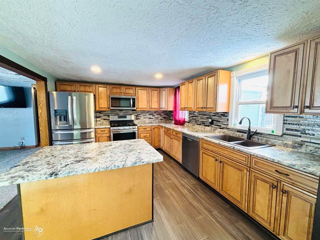 6304 Lapeer Road, Burton, MI 48509