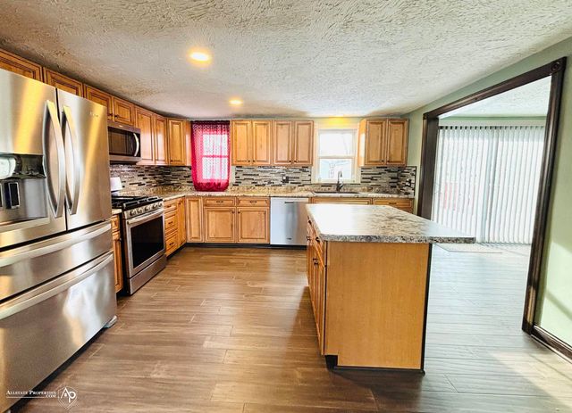 6304 Lapeer Road, Burton, MI 48509