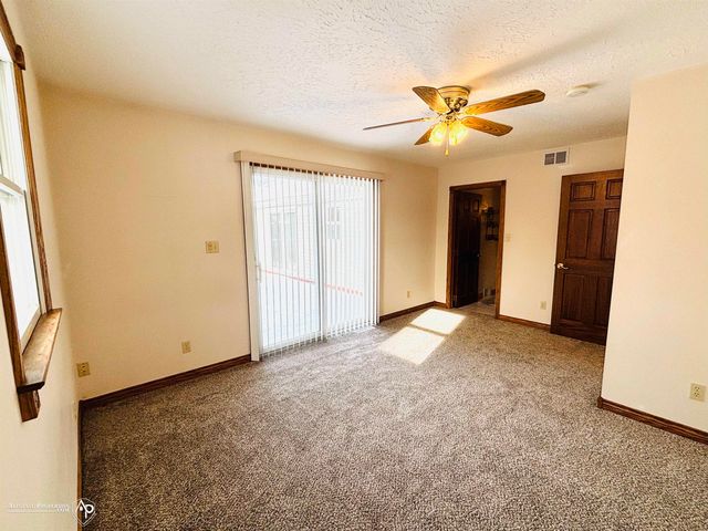 6304 Lapeer Road, Burton, MI 48509