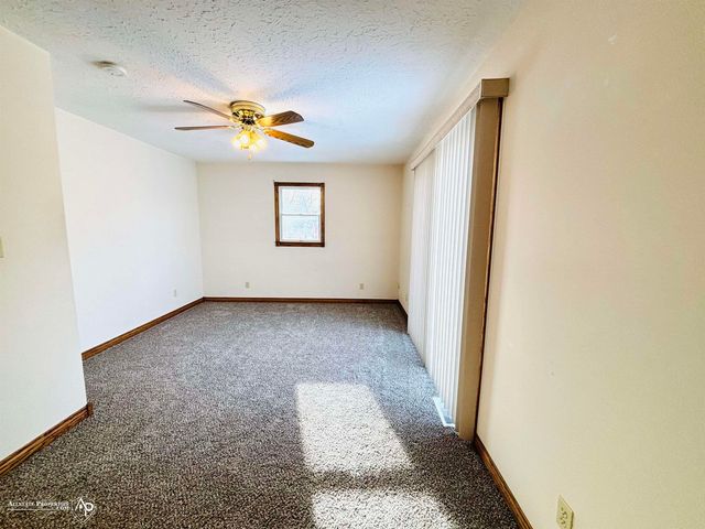 6304 Lapeer Road, Burton, MI 48509