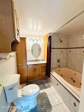 6304 Lapeer Road, Burton, MI 48509