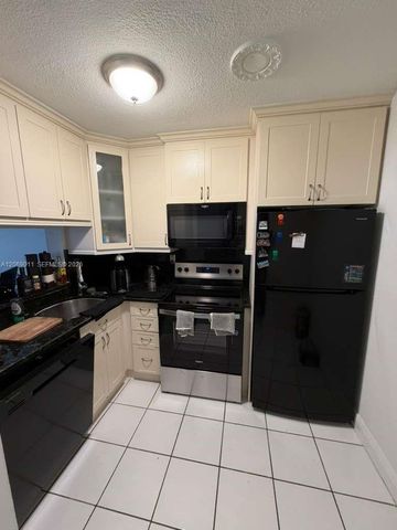 488 NW 165th St Road B-614, Miami, FL 33169