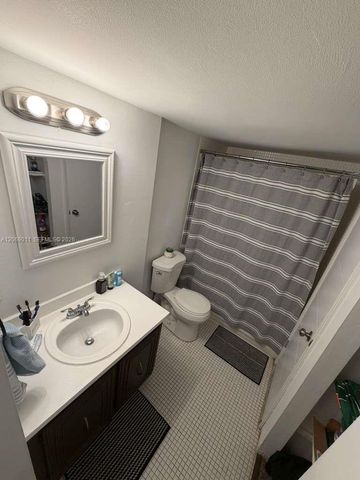 488 NW 165th St Road B-614, Miami, FL 33169