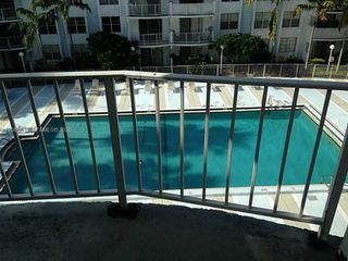 488 NW 165th St Road B-614, Miami, FL 33169