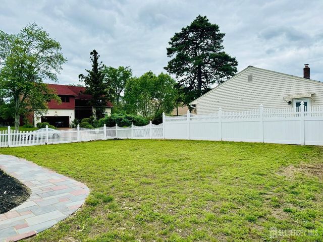 7 Rosewood Drive, Milltown, NJ 08850