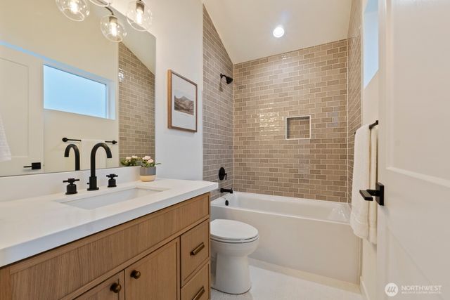 217 NW 45th Street, Seattle, WA 98107